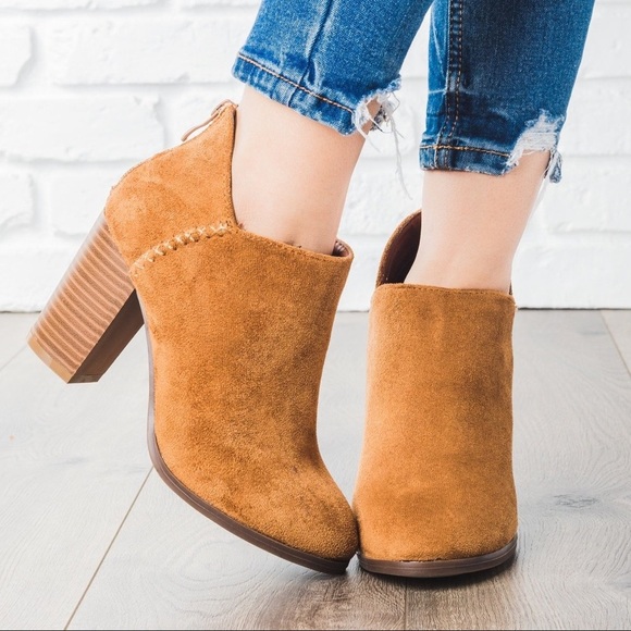 Shoes - NWT Tan Zipper Booties